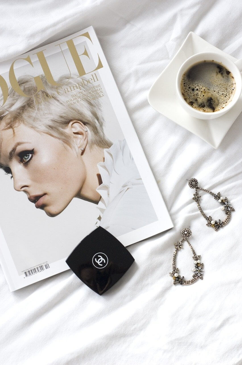 vogue-g2a3f497fa_1280
